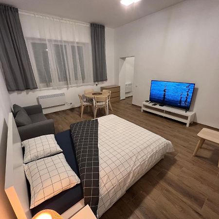 Paris Apartments Katowice Bagian luar foto